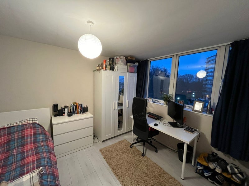 Room Rowstock Gardens in Greater London