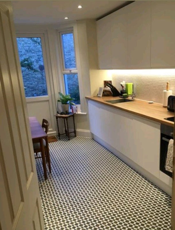 Flat Alconbury Road in Greater London
