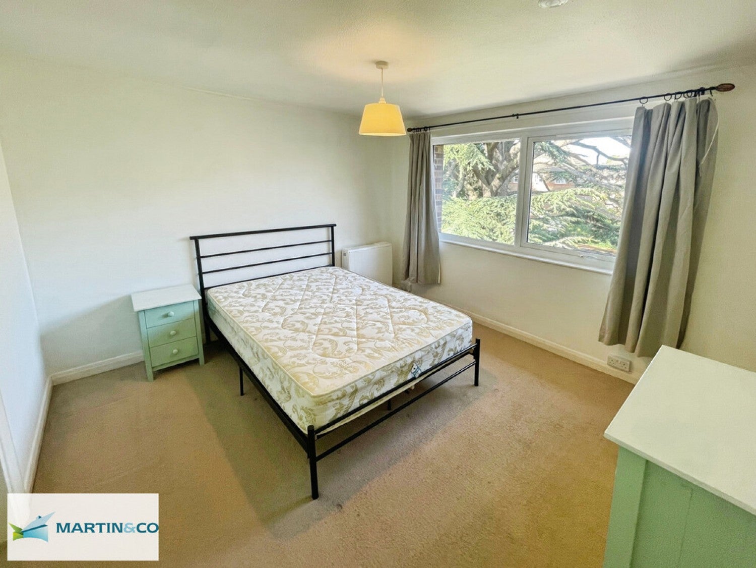 Flat Morton Court in Reading