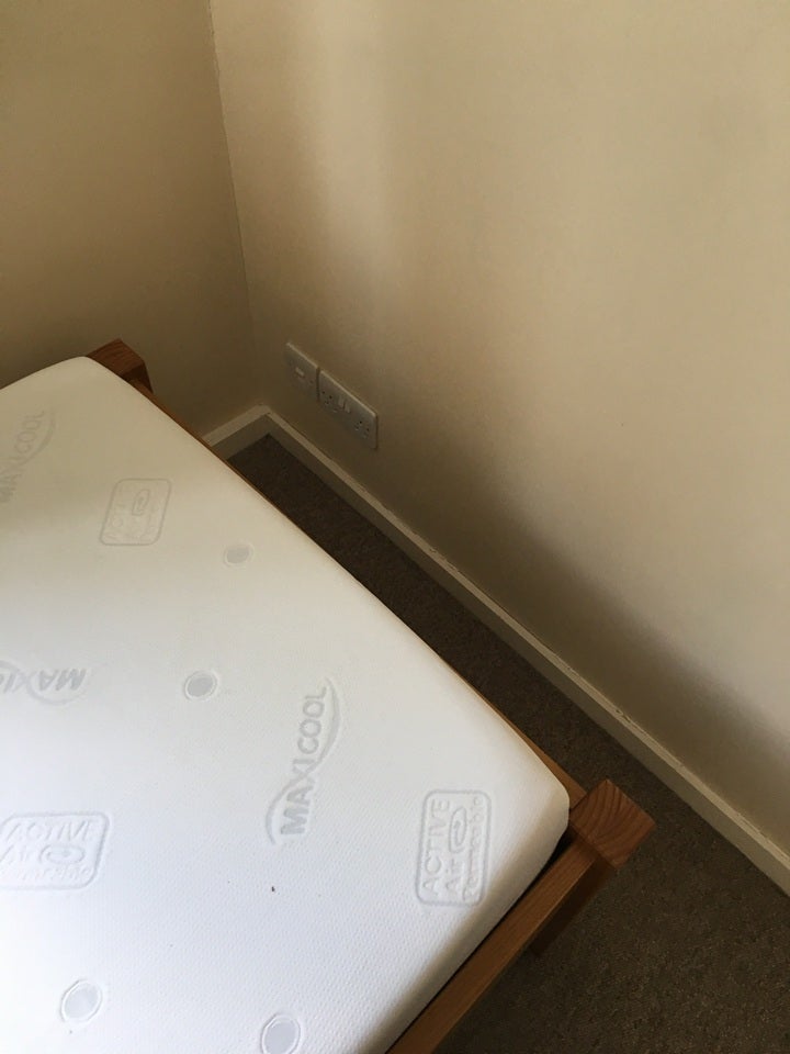 Room Galahad Close in Test Valley