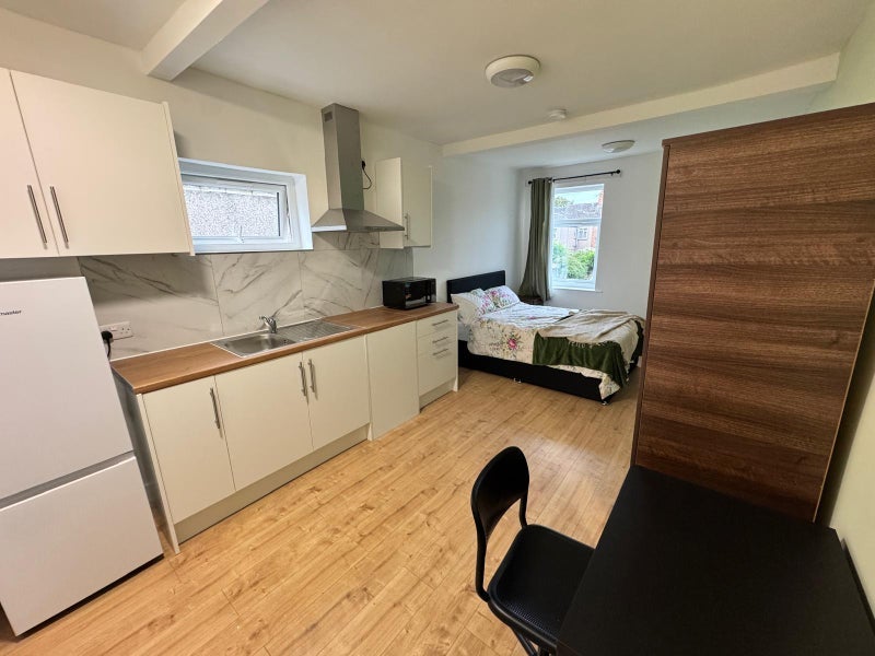 Room Bath Street in Rugby