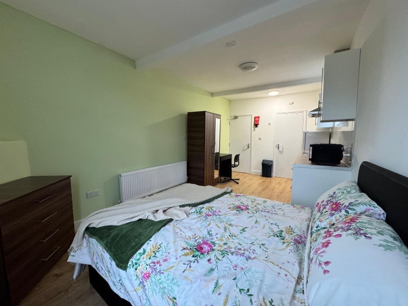 Room Bath Street in Rugby