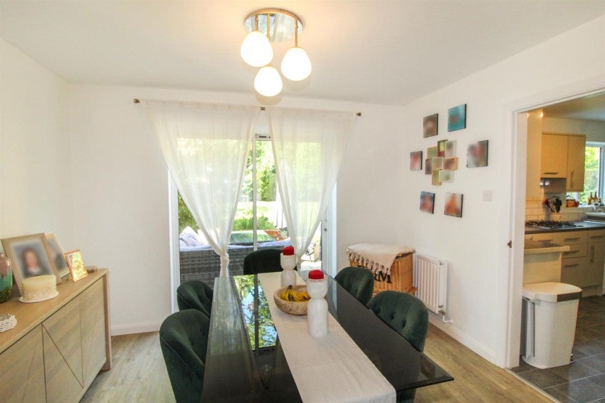 House Lanyon Close in Horsham