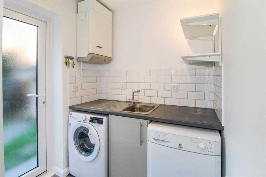 House Lanyon Close in Horsham