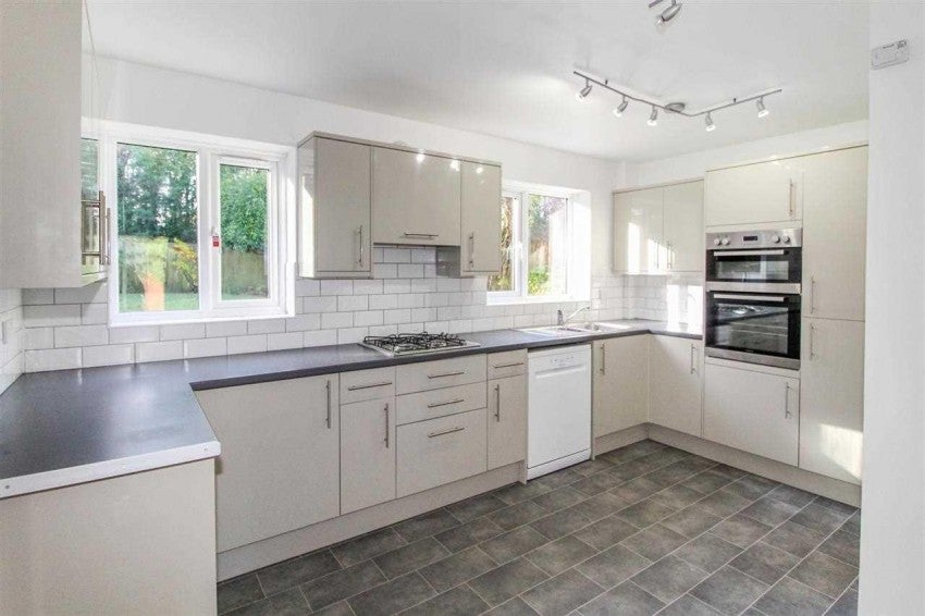 House Lanyon Close in Horsham