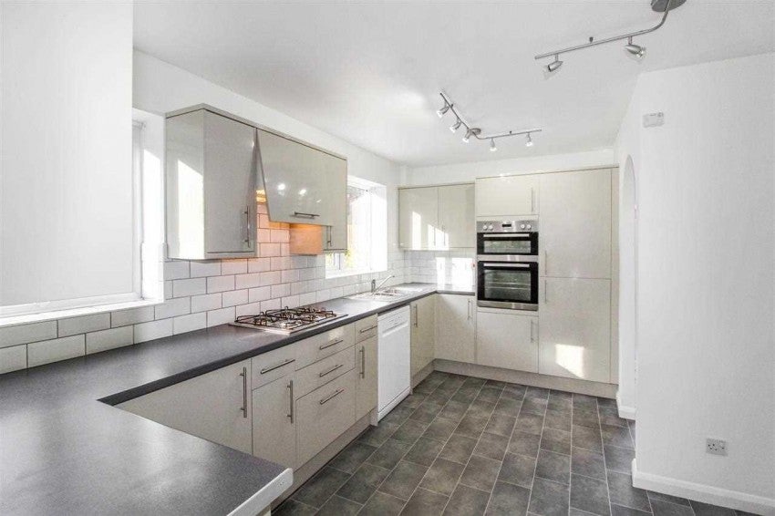House Lanyon Close in Horsham