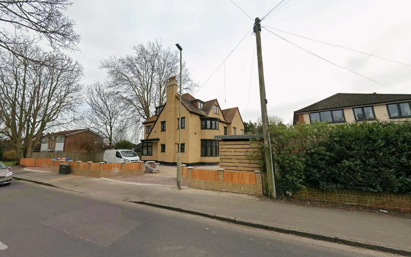 Flat Green Lane in Borough of Spelthorne