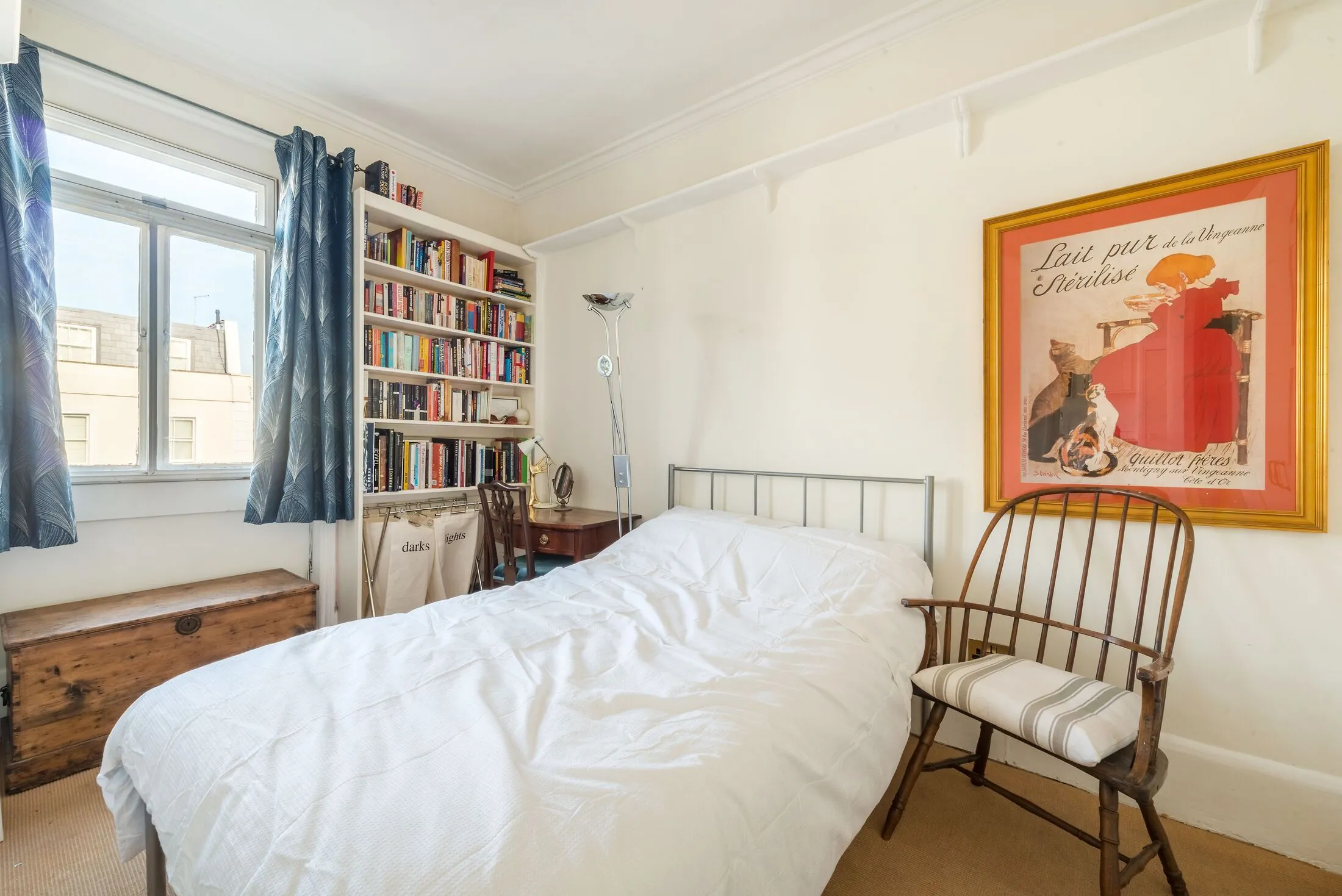 Flat Arundel Gardens in Greater London