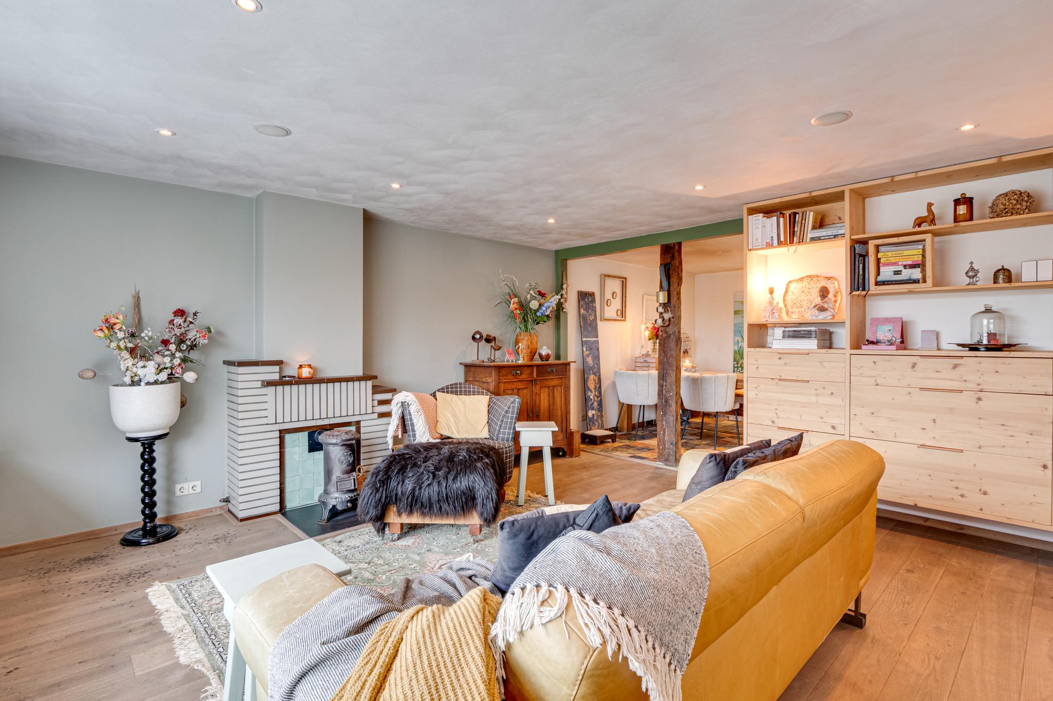 Twee-onder-één-kap te koop: Dorpsstraat 266, Zuid-Scharwoude