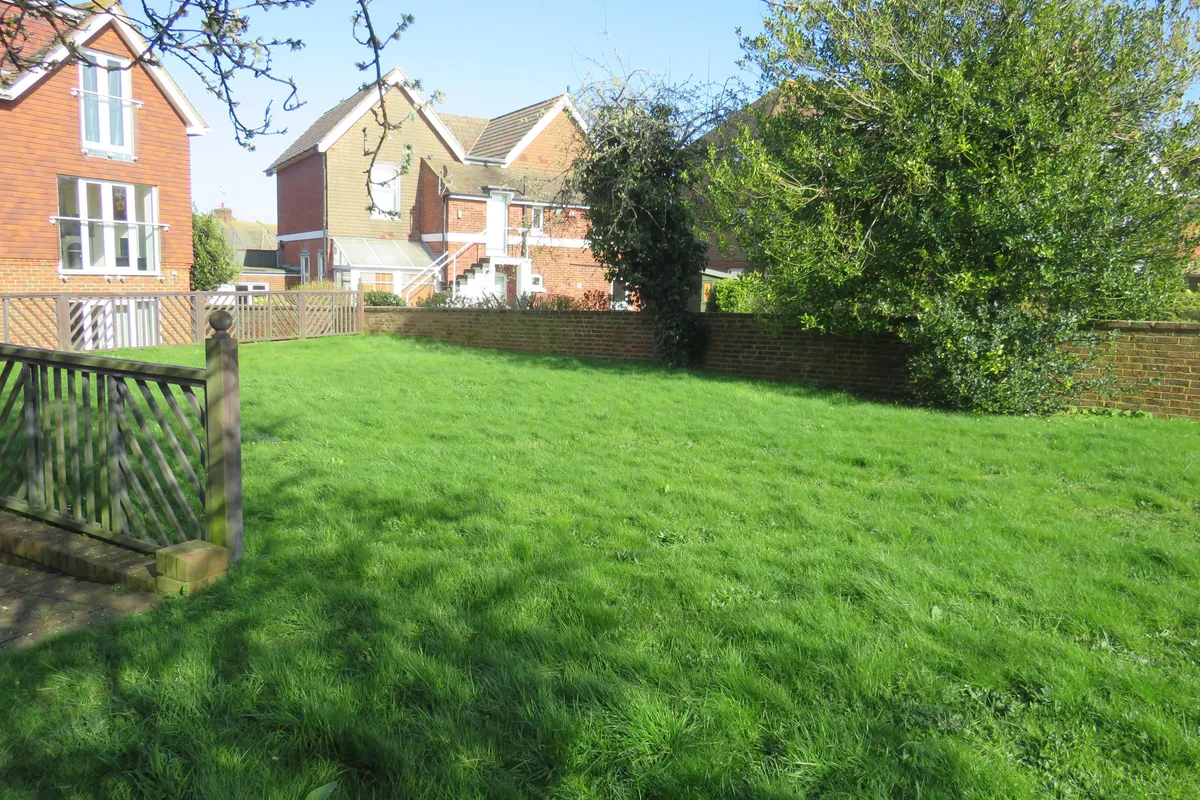 Flat Bedfordwell Road in Eastbourne