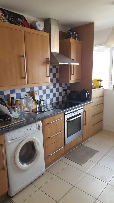 Room Chryssell Road in Greater London