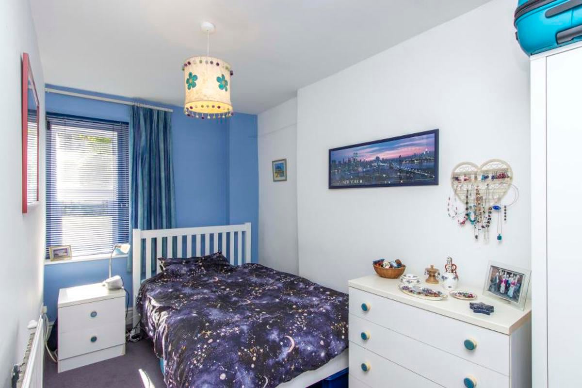 Flat Chandos Road in Bristol