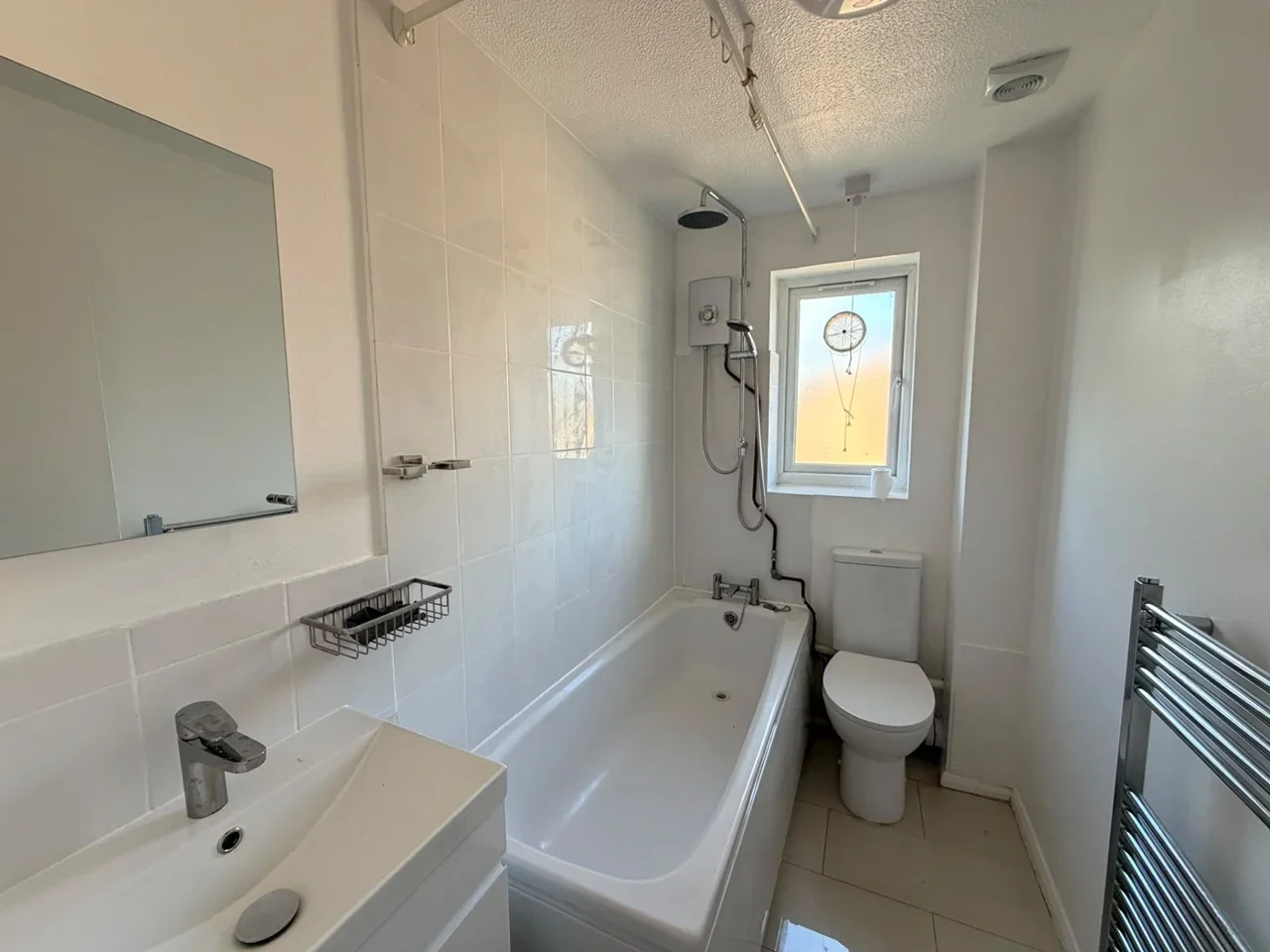 Flat Streamside Close in Greater London