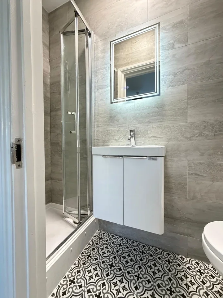 Room Braybrook Street in Greater London