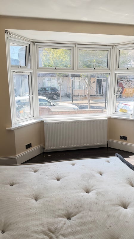 Room Stirling Road in Greater London