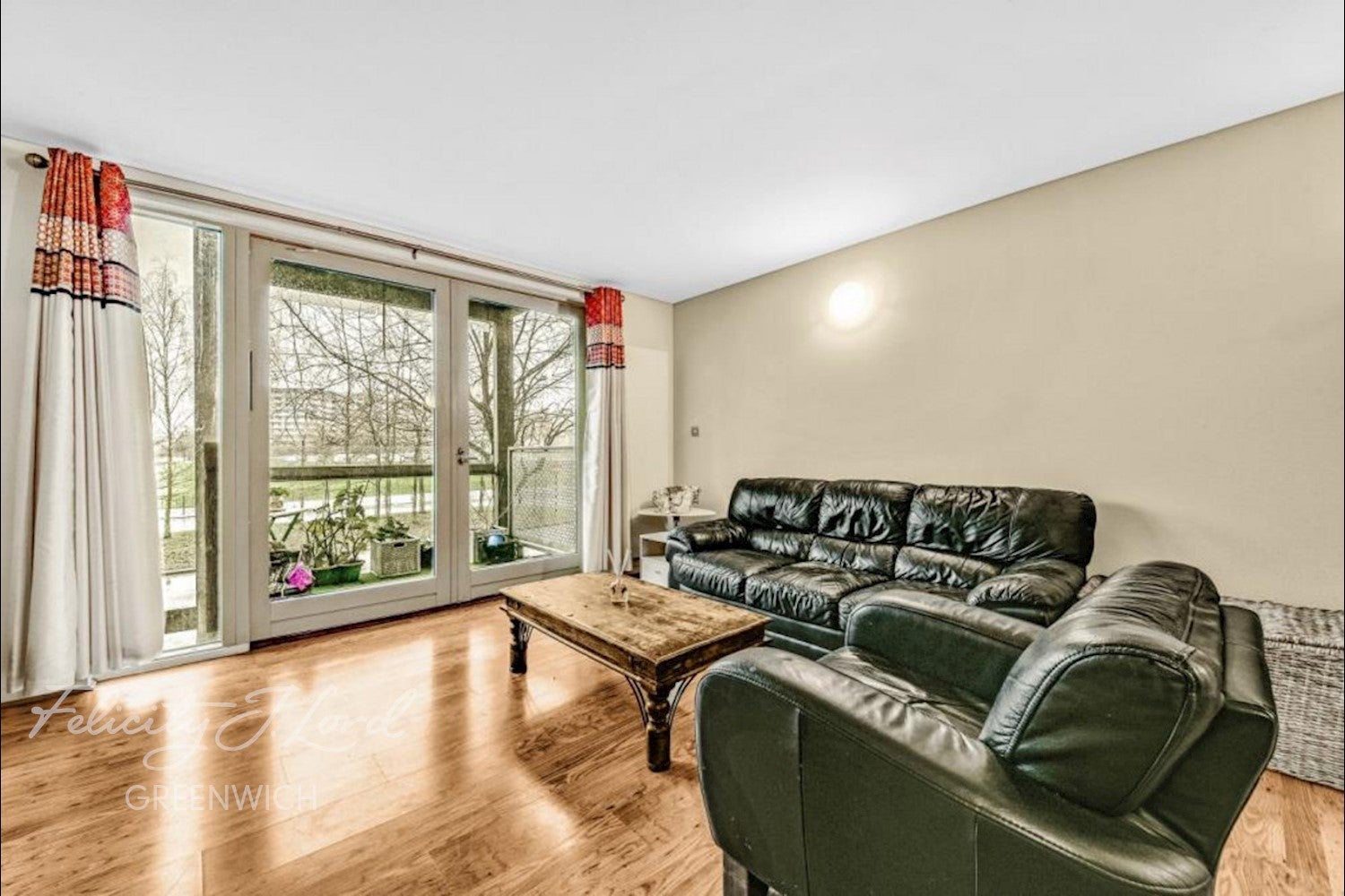 Flat West Parkside in Greater London