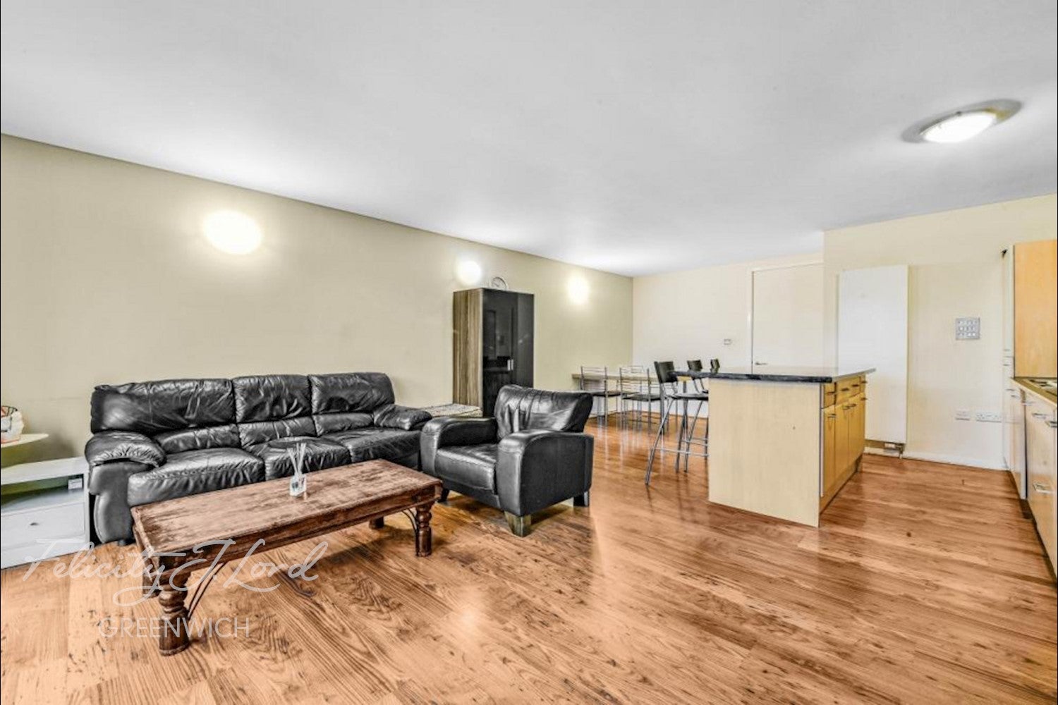 Flat West Parkside in Greater London