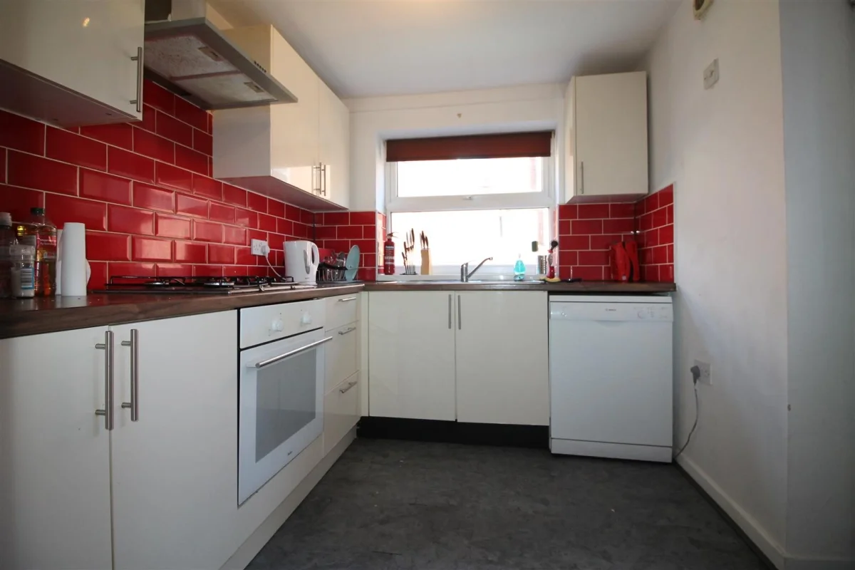 Room Back Mayville Place in Leeds