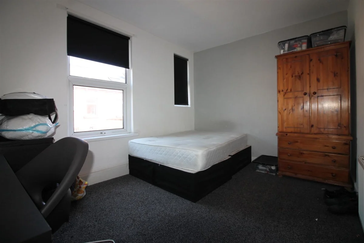 Room Back Mayville Place in Leeds