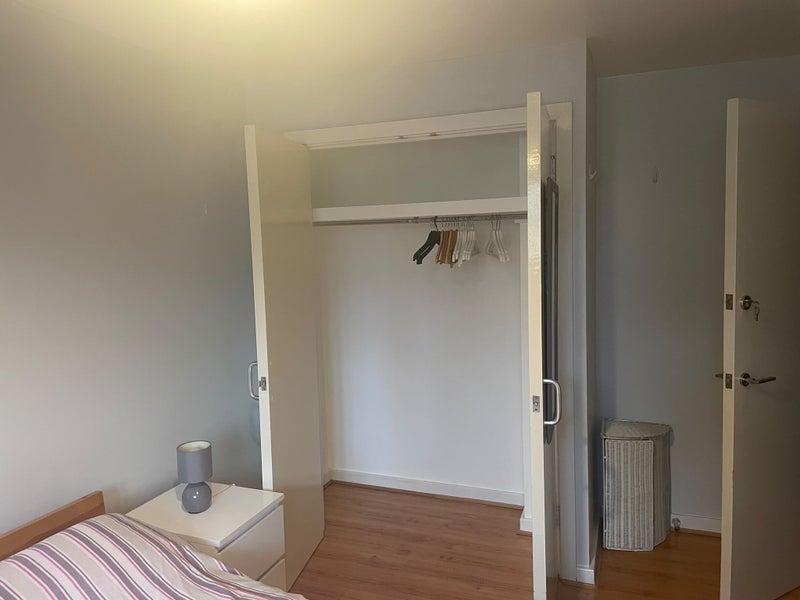 Room Hove Avenue in Greater London