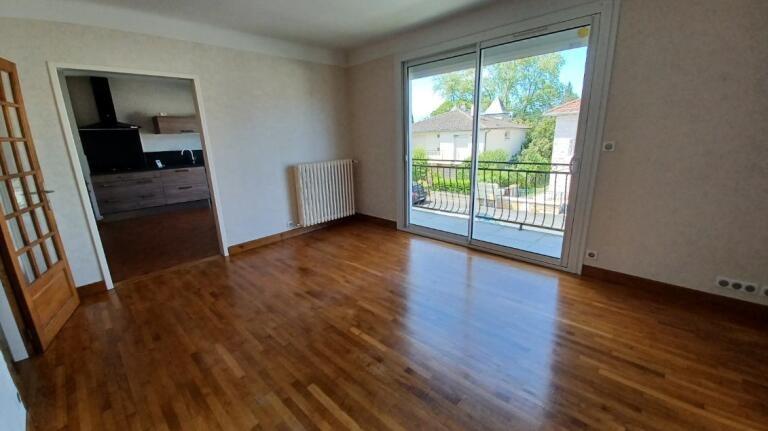 Flat Rue Roger Vaillant in Malemort