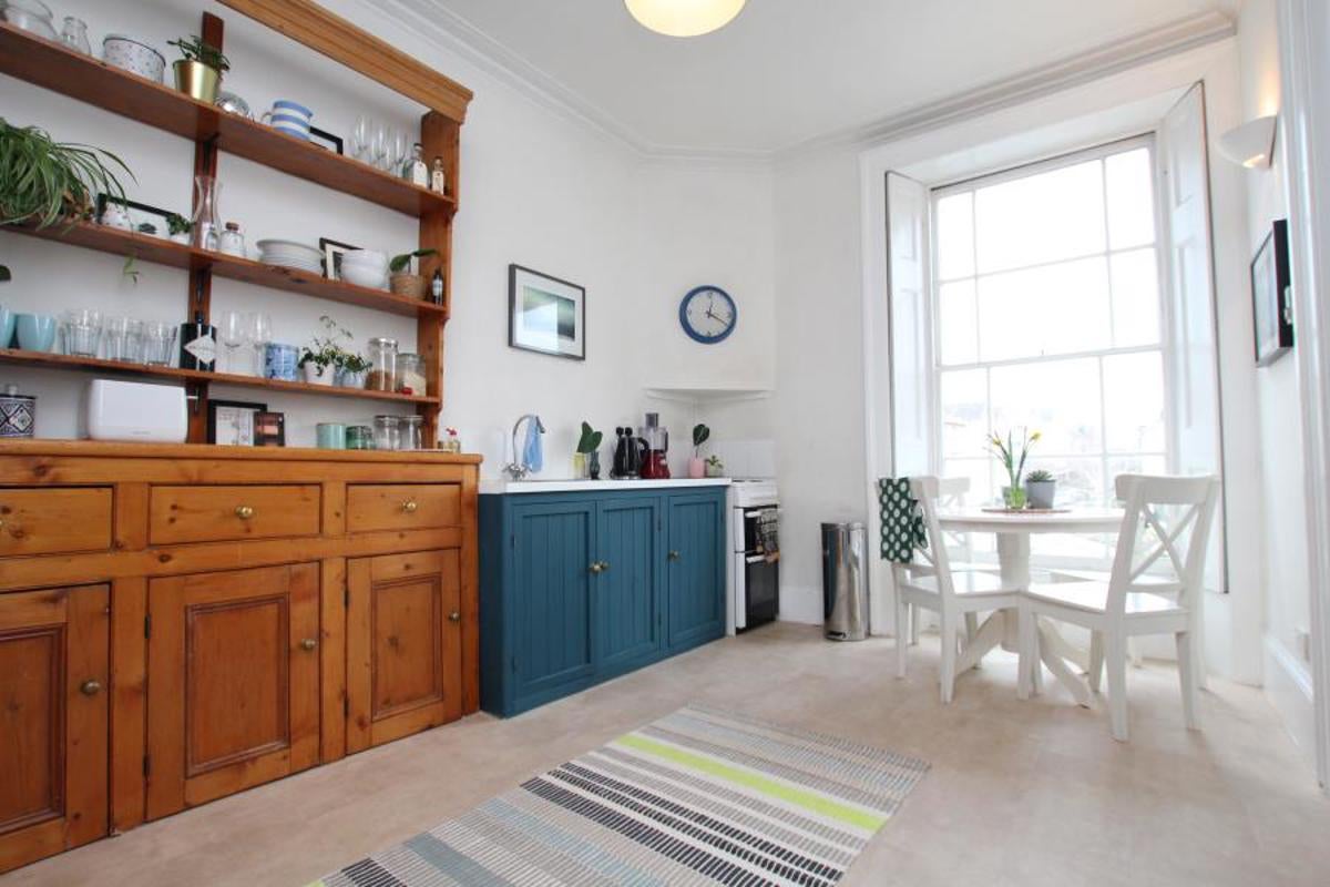 Flat Clare Road in Bristol
