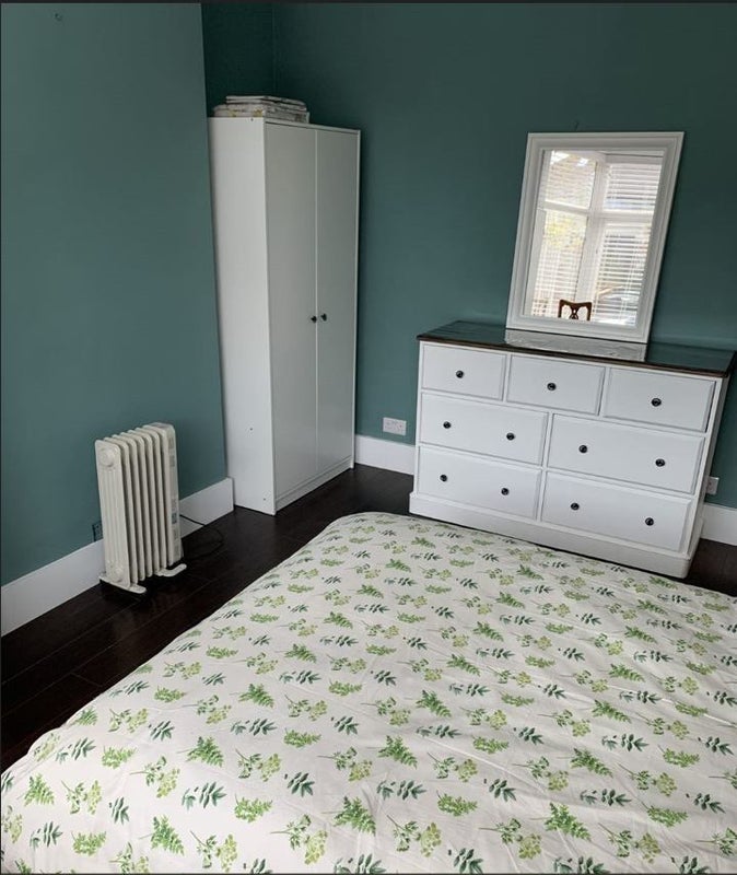 Room Oakdene Avenue in Greater London