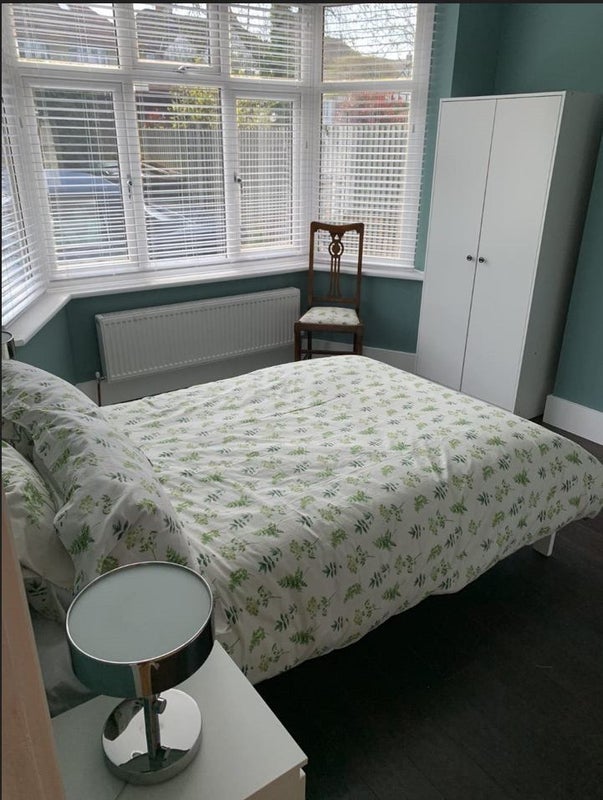 Room Oakdene Avenue in Greater London