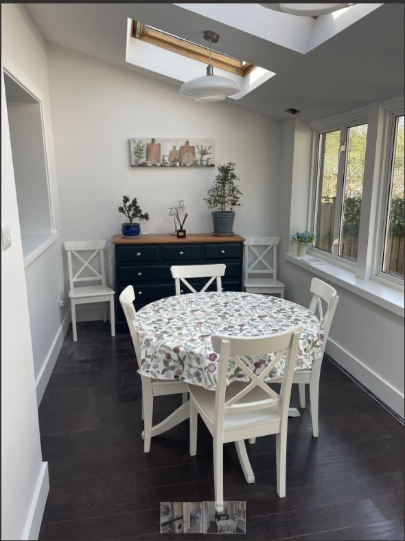 Room Oakdene Avenue in Greater London