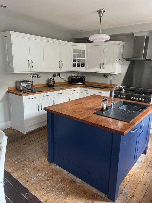 Room Oakdene Avenue in Greater London