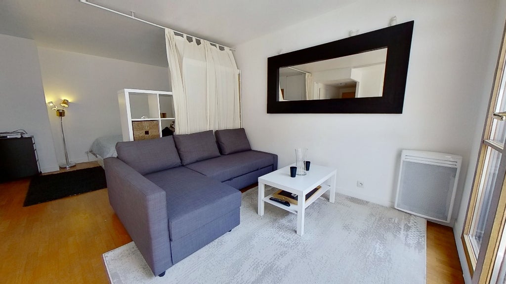 Flat Rue de Strasbourg in Courbevoie