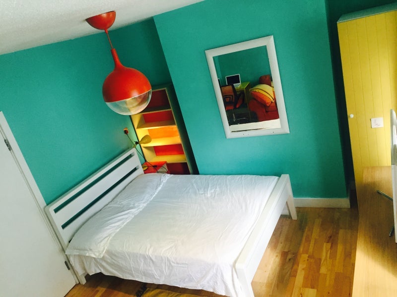 Room Station Place in Greater London