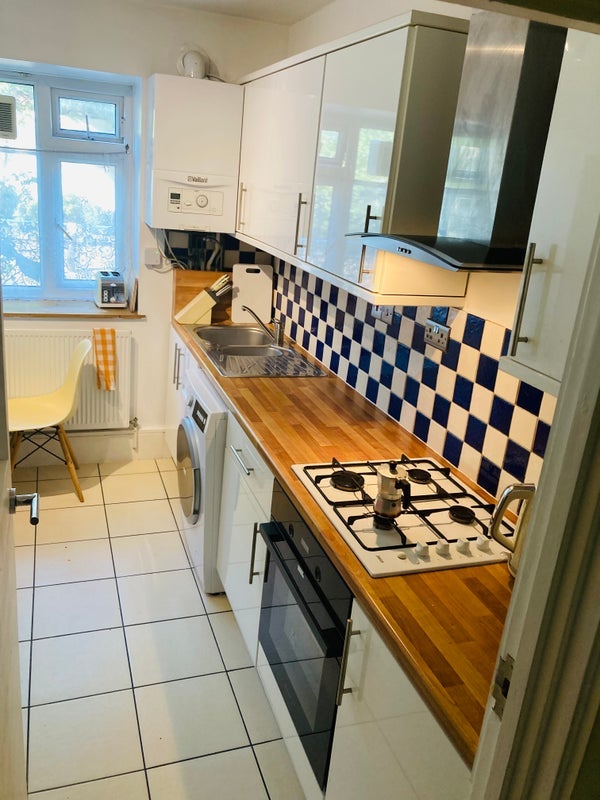 Room Station Place in Greater London