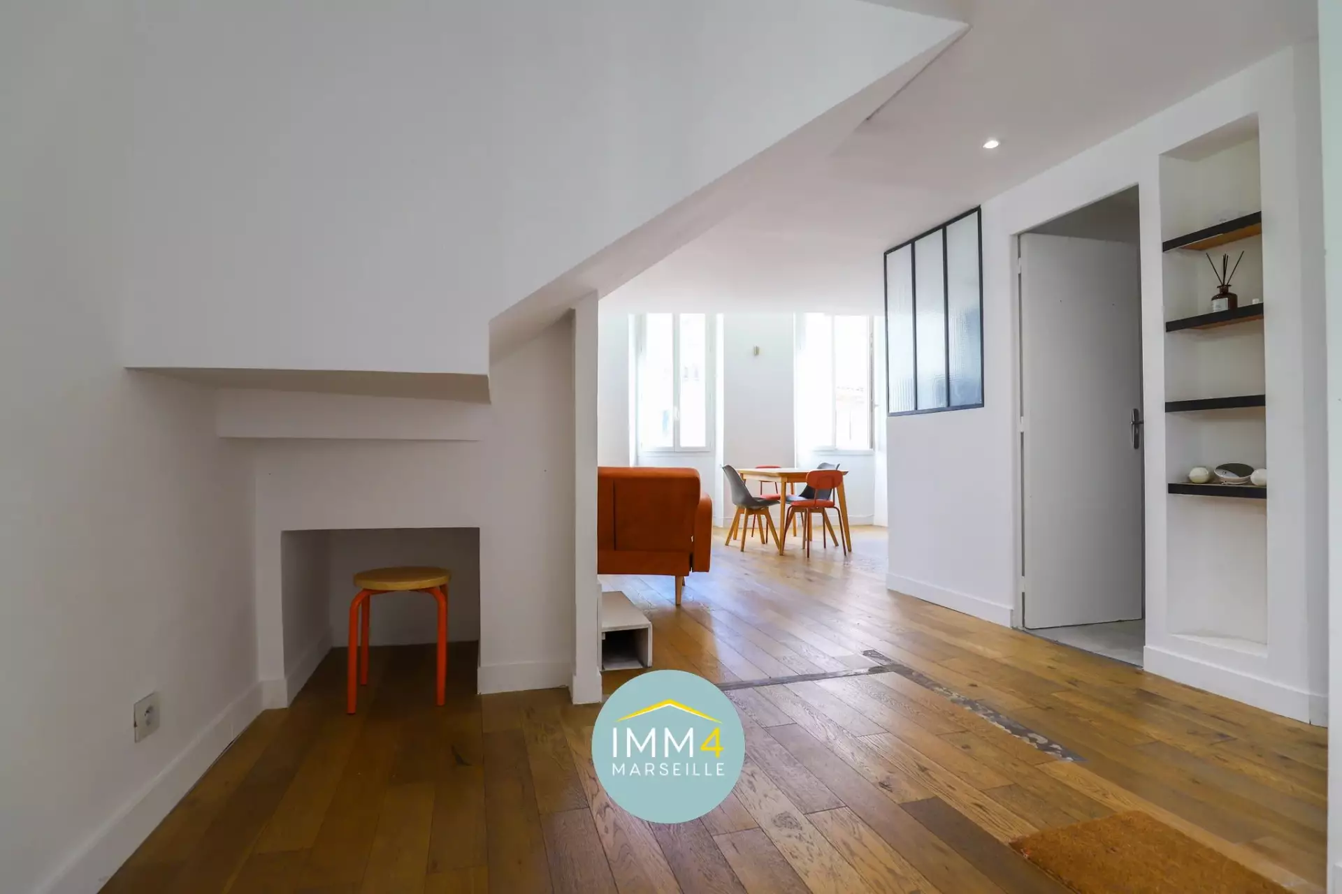 Flat Place Jean Jaurès in Marseille