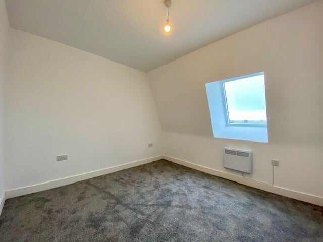 Flat Gatehouse Way in Aylesbury