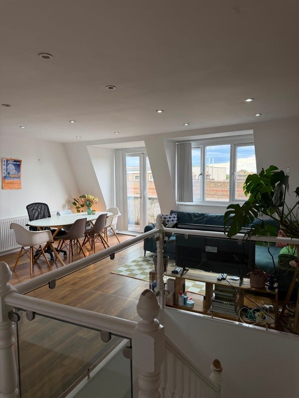 Room Stoke Newington High Street in Greater London