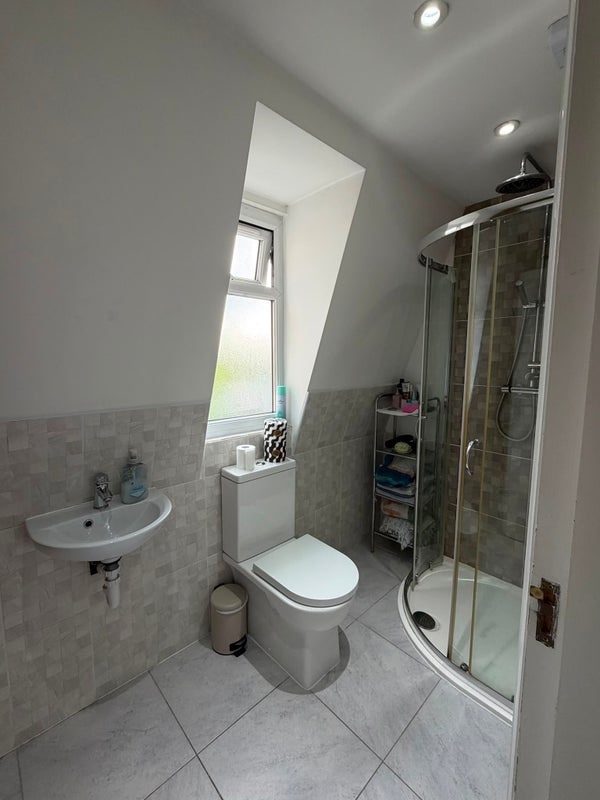 Room Stoke Newington High Street in Greater London