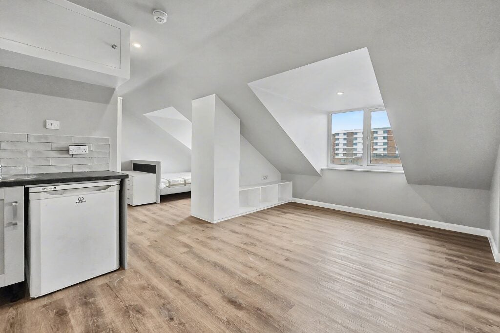 Room Westland Road in Watford