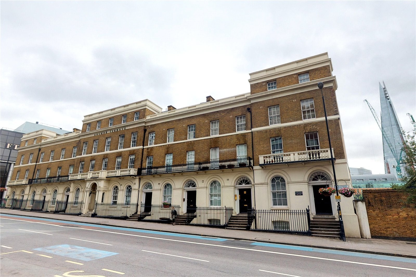 Flat Southwark Bridge Road in Greater London