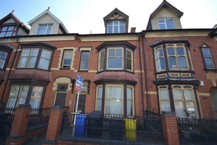 Flat Fosse Road South in Leicester
