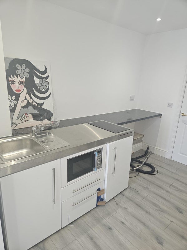 Room Dale Green Road in Greater London