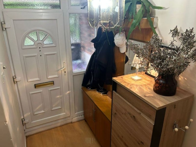 Room Clinger Court in Greater London