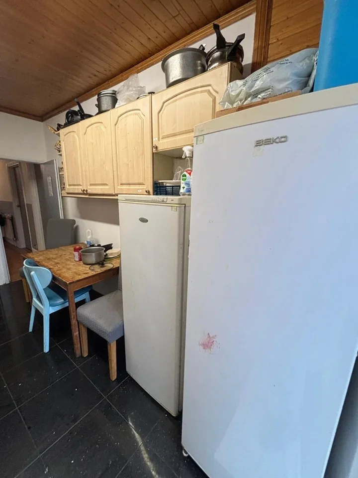 Room East Lane in Greater London