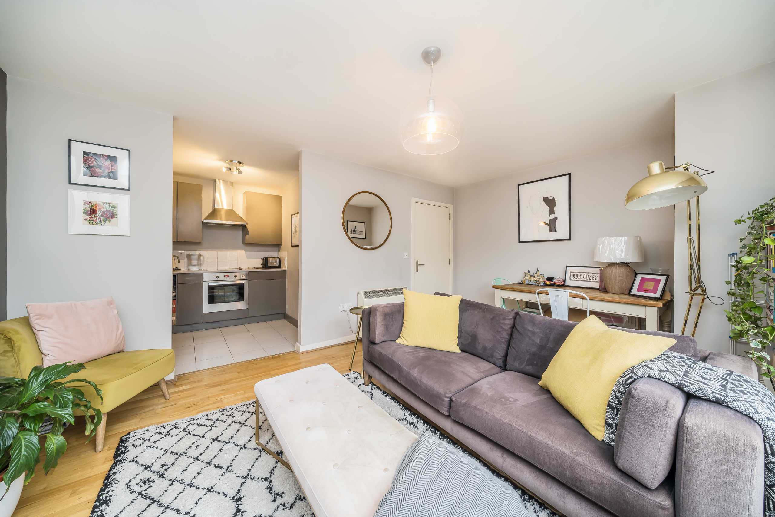Flat Strand Drive in Greater London
