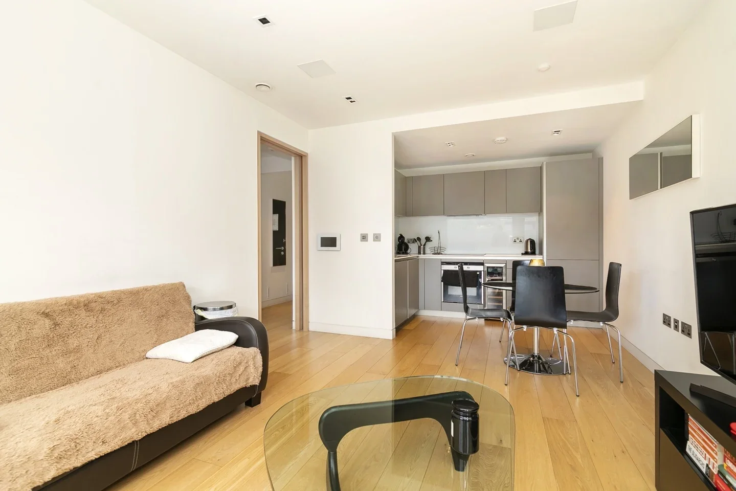 Flat Wood Street in City of London