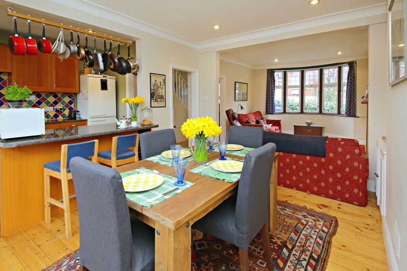 Room Gordon Road in Greater London