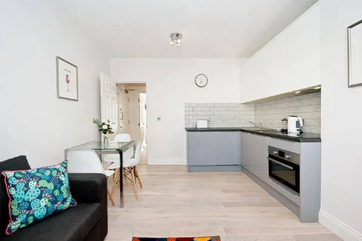 Flat Greek Street in City of Westminster