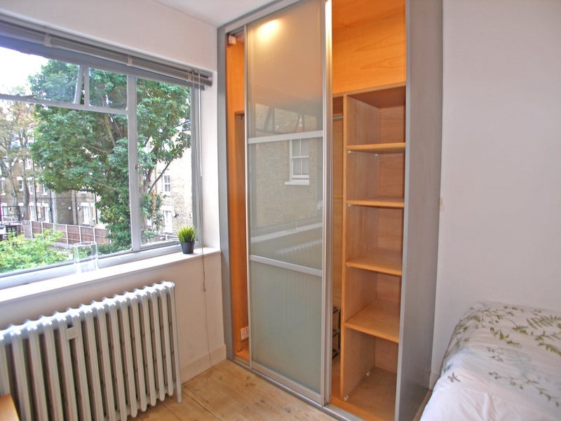 Room Hamlet Gardens in Greater London