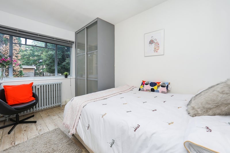 Room Hamlet Gardens in Greater London