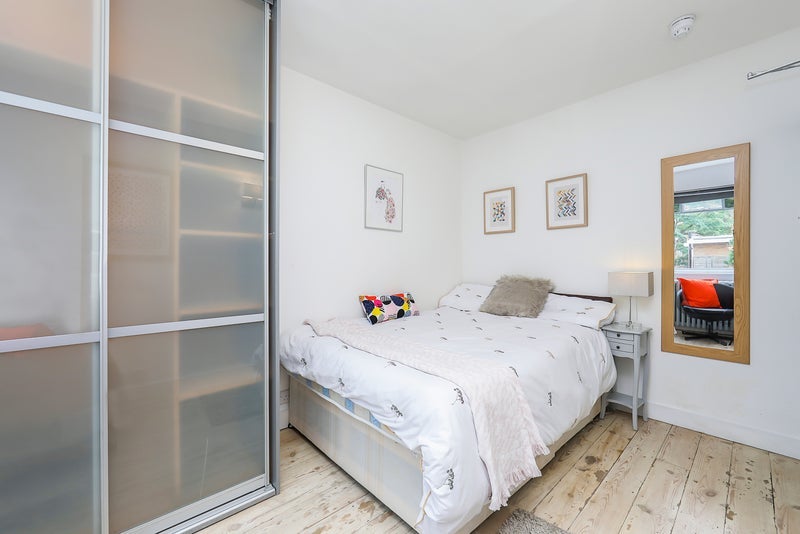 Room Hamlet Gardens in Greater London